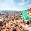 O Ministério das Relações Exteriores calcula que existam 513 mil brasileiros morando em Portugal - Envato