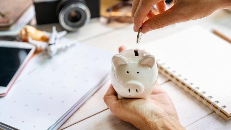 Ter as contas sob controle e se informar em fontes qualificadas são as principais dicas - Envato