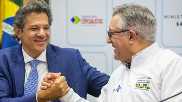 Ministros Alexandre Padilha e Fernando Haddad durante coletiva do programa Agora Tem Especialistas - Rafael Nascimento/Ministério da Saúde