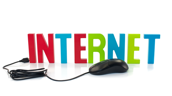 Navegar na web usando o Internet Explorer podia ser um desafio - Foto: Envato Elements
