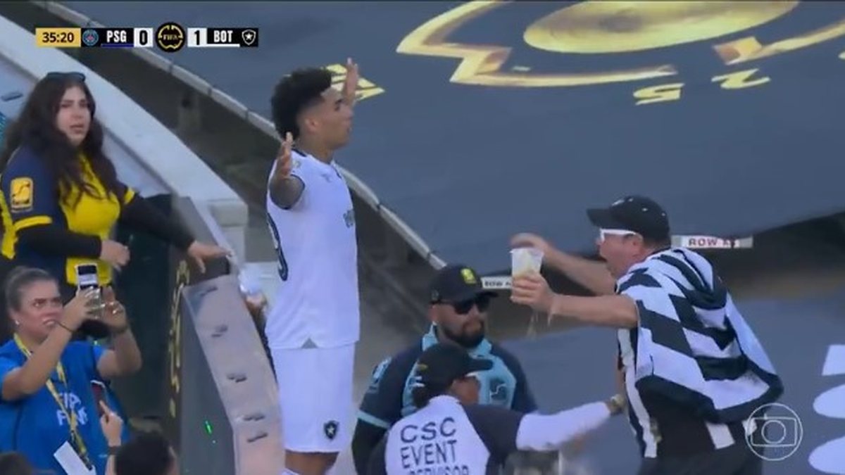 Igor Jesus faz gol na partida Botafogo e PSG pelo Mundial de Clubes - Reprodução TV Globo
