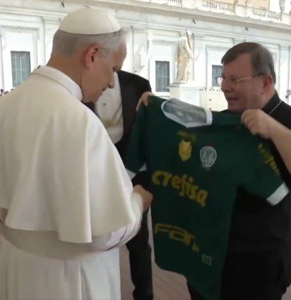 Papa Leão XIV recebe camisa do Palmeiras, supostamente falsa - Reprodução X/PlanetadoPalmeiras