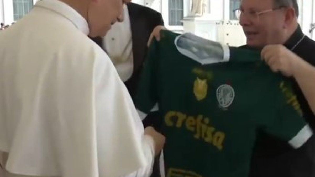 Papa Leão XIV recebe camisa do Palmeiras, supostamente falsa - Reprodução X/PlanetadoPalmeiras