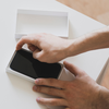 Aprenda como reutilizar as caixas dos celulares antigos que você não usa mais - Foto: Envato Elements