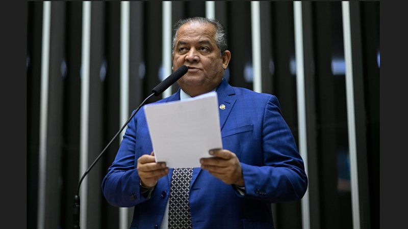 O senador Eduardo Gomes relata o projeto, que também mexe nas regras de aplicação das emendas parlamentares individuais - Andressa Anholete/Agência Senado