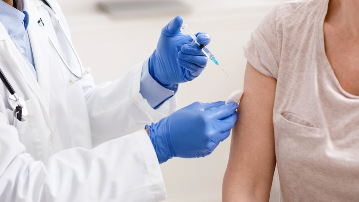 Somente em São Paulo, houve crescimento de 58% no total de exames e de 110 em vacinas - Envato