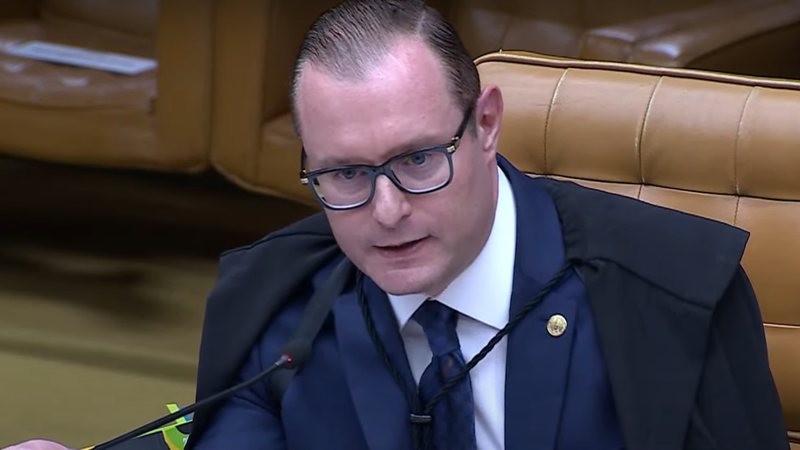 Zanin se alinhou à corrente intermediária no julgamento, junto com o ministro Flávio Dino e o presidente do Supremo, Luís Roberto Barroso - Reprodução/TV Justiça