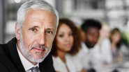 Empresas ainda estão aprendendo a fazer contratações de pessoas 50+ e trabalhar a retenção - Envato