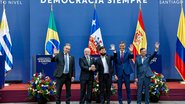 Lula rodeado pelos presidentes Boric (Chile), Petro (Colômbia), Orsi (Uruguai) e do primeiro-ministro espanhol, Pedro Sánchez - Gabriel de Sousa e Gabriel Hirabahasi
