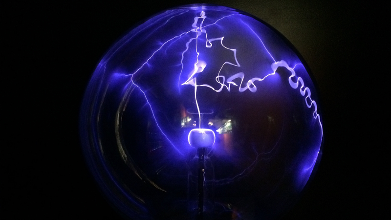 A recomendação é utilizar apenas materiais elétricos com selo de conformidade - Foto: Envato Elements