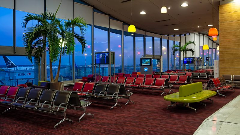 Cancelamentos de voo começaram já na quinta-feira no Aeroporto Charles de Gaulle, em Paris, e outros - Adobe Stock