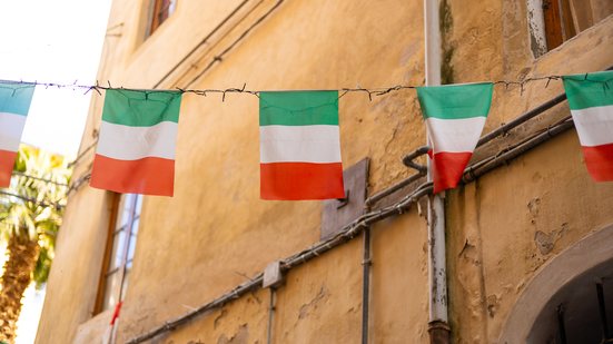 Após decreto que limita cidadania italiana, 1º pedido segue para corte superior