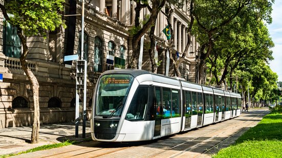 Estudo prevê integração entre vários modais de transporte nas regiões metropolitanas do Brasil - Adobe Stock