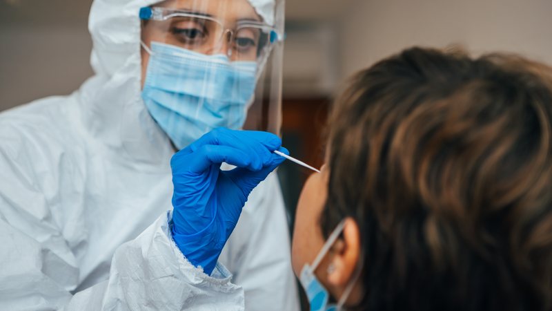 Brasil confirma os primeiros casos da nova variante do coronavírus, chamada XFG, conhecida como "Stratus" - Adobe Stock