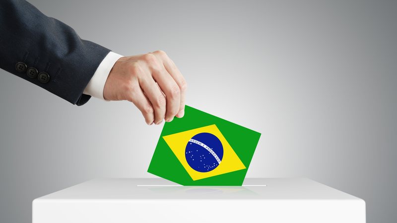 A aprovação do presidente Lula ficou em 50,2% e superou a desaprovação (49,7%) pela primeira vez em 2025 - Adobe Stock