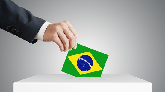 A aprovação do presidente Lula ficou em 50,2% e superou a desaprovação (49,7%) pela primeira vez em 2025 - Adobe Stock