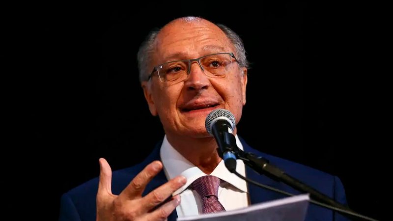 Portal da Regulação centraliza informações sobre setores, diz o vice-presidente e ministro do Desenvolvimento Geraldo Alckmin - Envato