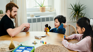 Mesmo já no fim das férias escolares, é comum surgir o desafio de entreter as crianças em casa - Foto: Envato Elements