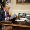 Comitê Olímpico dos EUA referência à ordem executiva de Trump, "mantendo os homens fora dos esportes femininos" - Daniel Torok / Casa Branca