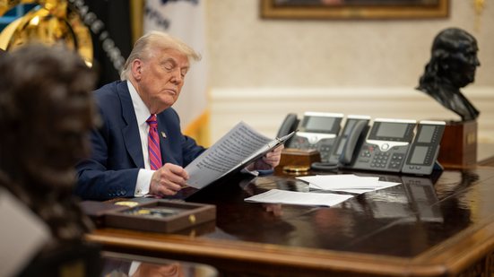 Comitê Olímpico dos EUA referência à ordem executiva de Trump, "mantendo os homens fora dos esportes femininos" - Daniel Torok / Casa Branca