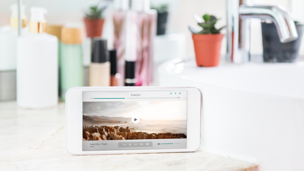 Mesmo limpo com frequência, o banheiro é um ambiente cheio de microrganismos - Foto: Envato Elements