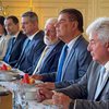 Comitiva de senadores nos EUA é liderada por Nelsinho Trad (centro da foto), em meio a ameaça de Eduardo Bolsonaro de "atrapalhar" - Samyra Galvão / Gabinete Nelsinho Trad