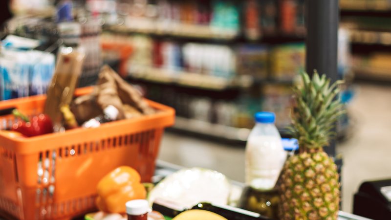 Resultado confirma a resiliência do consumo, mesmo diante da inflação elevada no grupo de alimentos e bebidas - Adobe Stock