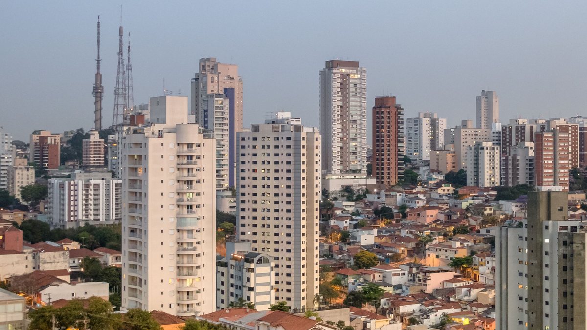 Associação prevê que, para o final do ano, as concessões de crédito imobiliário do SBPE alcancem R$ 150 bilhões, queda de 20% ante 2024 - Envato