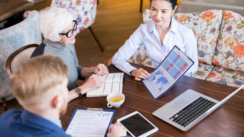 Com conteúdo acessível e horário flexível, nesses cursos você pode se atualizar sobre as regras da Previdência - Envato