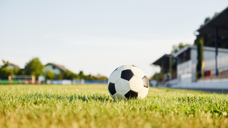 O Dia Nacional do Futebol celebra o clube mais antigo em atividade no país - Foto: Envato Elements