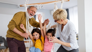 Selecionamos diversas atividades que podem ser adaptadas para qualquer família - Envato