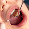 A dor pode ser sinal de cárie profunda, infecção ou até abscesso - Foto: Envato Elements