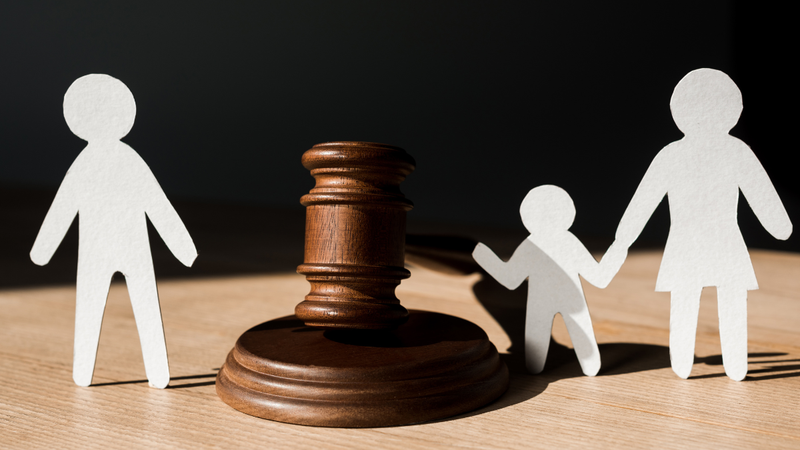 Até que ponto a justiça prioriza a criança em disputas pela guarda - Foto: Envato Elements