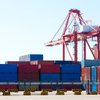 No ano, o saldo da balança comercial está positivo em US$ 30,092 bilhões - Envato