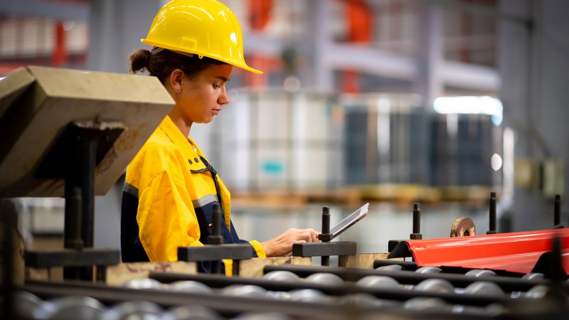 Momento exige uma análise cautelosa porque o mercado de trabalho tem um comportamento mais resiliente - Envato