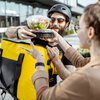 Entregadores também terão garantia de ganhos mínimos, e os consumidores terão acesso a preços competitivos - Envato