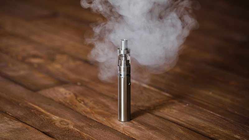 Medida tem o objetivo de padronizar o preenchimento da declaração de óbito em casos ligados ao uso de cigarros eletrônicos - Envato