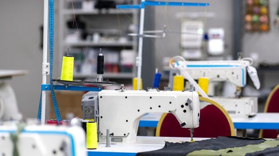 Segmento de vestuário e acessórios registrou nível negativo de -21,9% em relação a fevereiro de 2020 - Envato