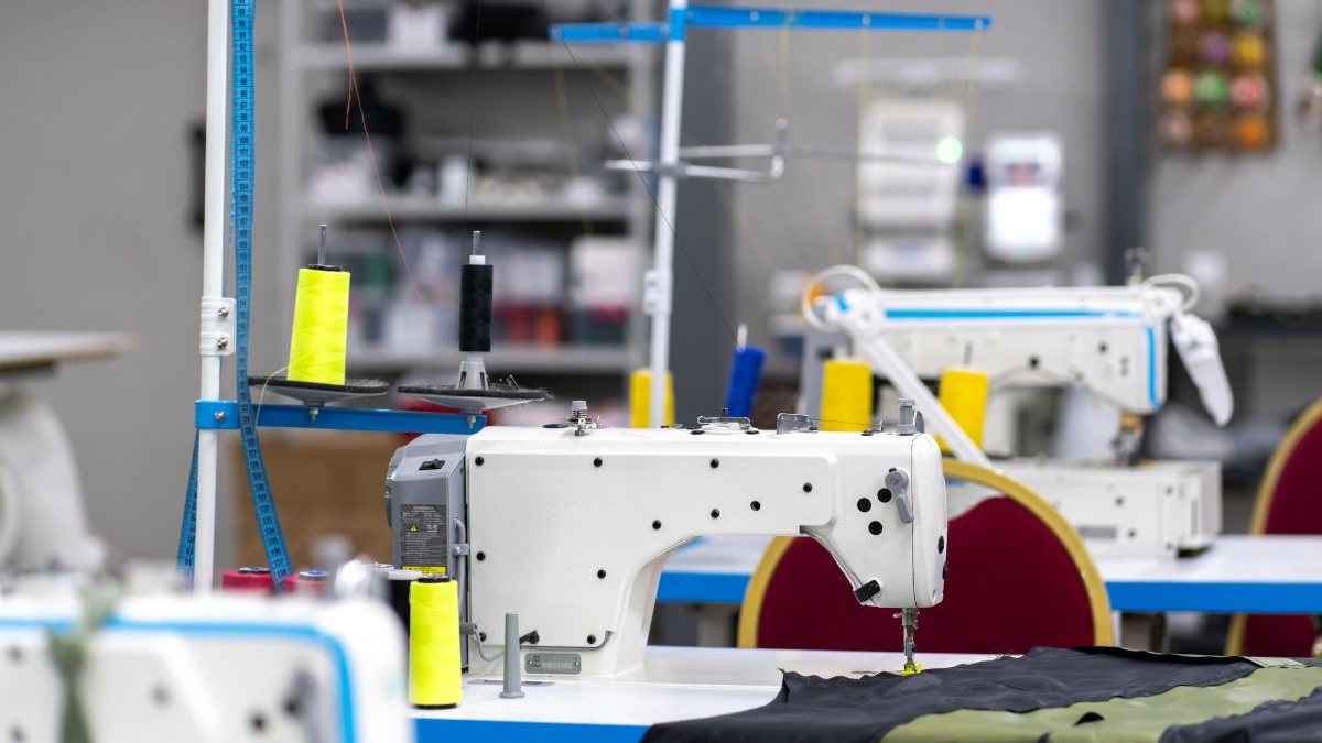 Segmento de vestuário e acessórios registrou nível negativo de -21,9% em relação a fevereiro de 2020 - Envato