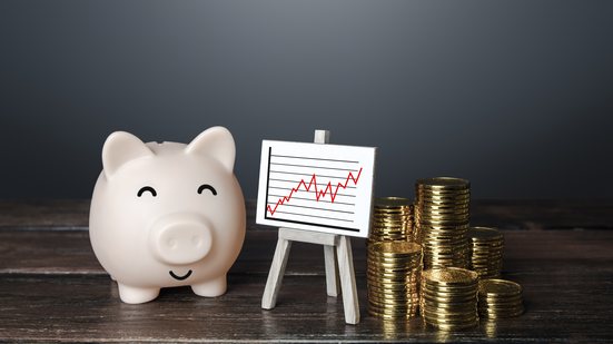 Consumidor brasileiro respondeu sobre perspectivas relacionadas a interesses individuais e aspectos da sociedade - Envato