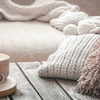 As velas são uma opção charmosa e eficiente para criar um clima agradável - Foto: Envato Elements
