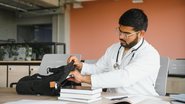 Novo valor de R$ 13 mil mensais passará a cobrir 85% dos cursos privados de Medicina do País - Envato