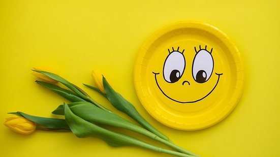 O tema felicidade dentro das empresas ainda é novo, mas já mostra resultados - Envato