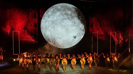 A apresentação ocorre no “Anfiteatro Ancestral”, e oferece uma experiência que integra arte, história e o respeito aos sítios arqueológicos - Foto: Joaquim Tomaz