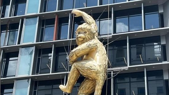 Obra "Golden Monkey" será instalada no prédio B32, na Faria Lima - Reprodução Instagram @lisaroet