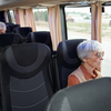 A legislação garante o direito à passagem gratuita, mas é importante entender como funciona em cada tipo de transporte - Envato Elements