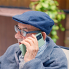 O crescimento do acesso ao celular foi particularmente expressivo entre os brasileiros com 60 anos ou mais - Foto: Envato Elements