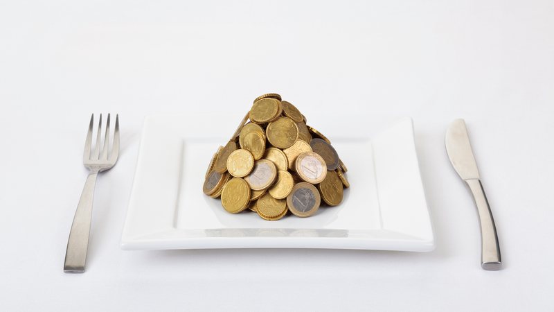De acordo com a classificação de alimentos realizada pelo BC, existem três grupos: in natura, semielaborados e industrializados - Envato