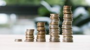 Inflação em 12 meses também veio acima da mediana, com aumento de 5,30%, segundo dados do IBGE - Envato