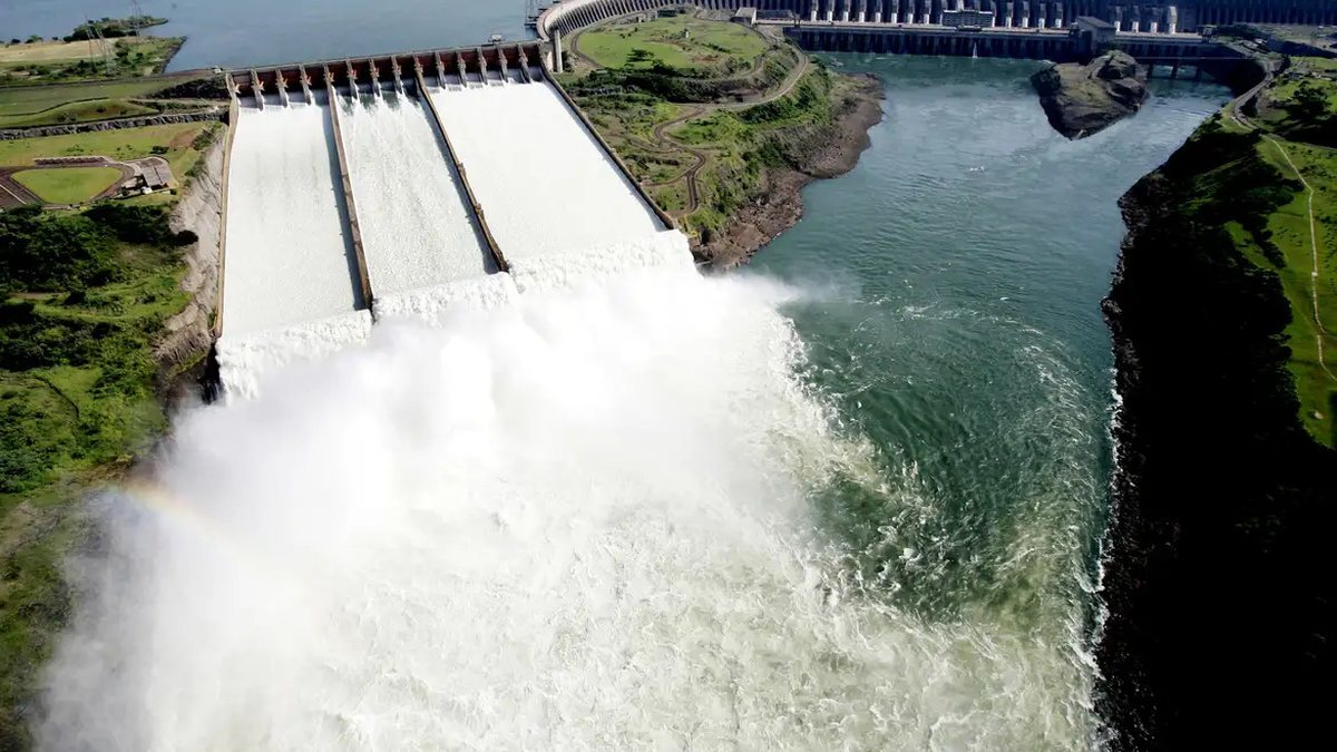 A empresa pretende concluir ainda em 2025 a instalação de um projeto-piloto para gerar energia solar - Caio Coronel/Itaipu